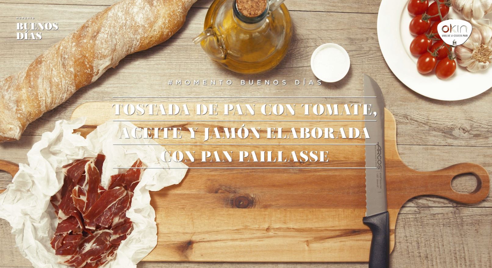 Tostada de pan con tomate, aceite y jamón elaborada con pan Paillasse